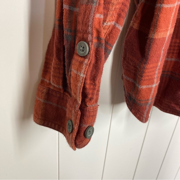 Columbia Men's Plaid Hooded Flannel Shirt - Picture 5 of 10